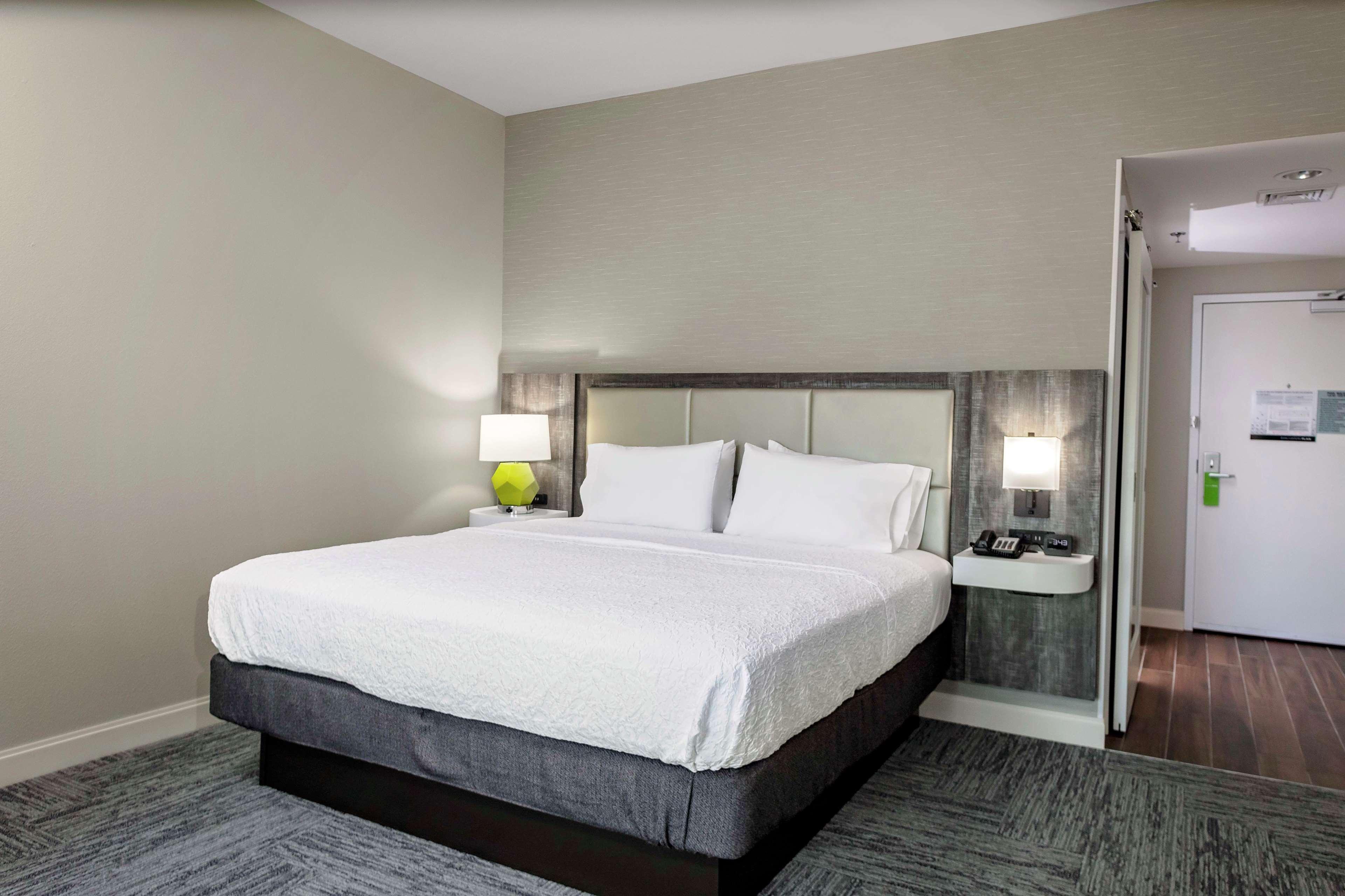 Hampton Inn Cranbury Bagian luar foto