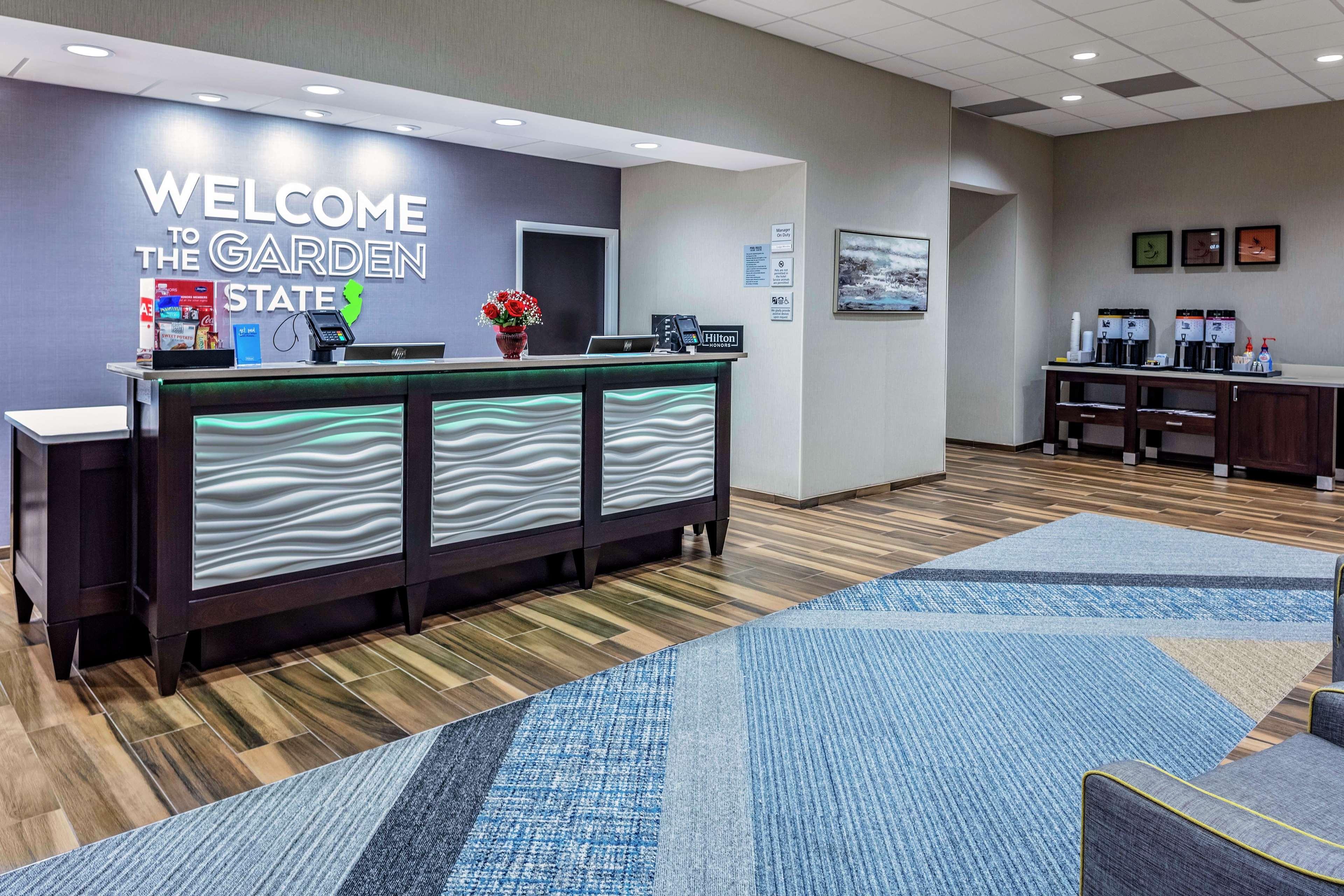 Hampton Inn Cranbury Bagian luar foto